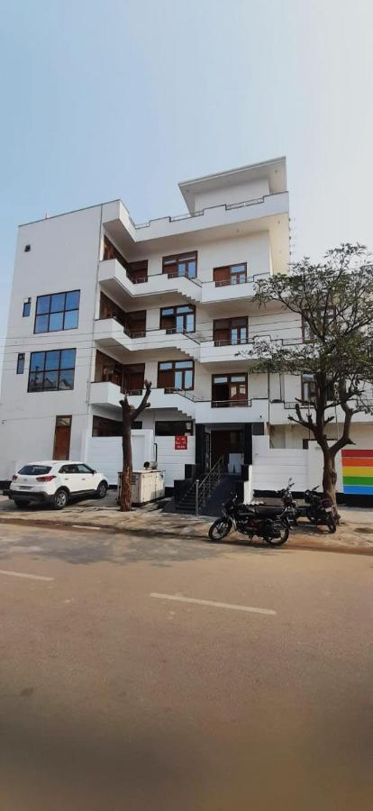 Viraj Guest House 노이다 외부 사진