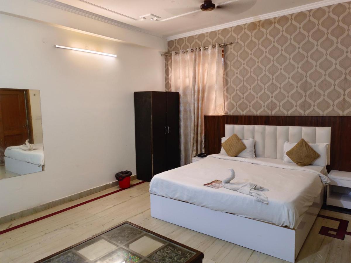 Viraj Guest House 노이다 외부 사진