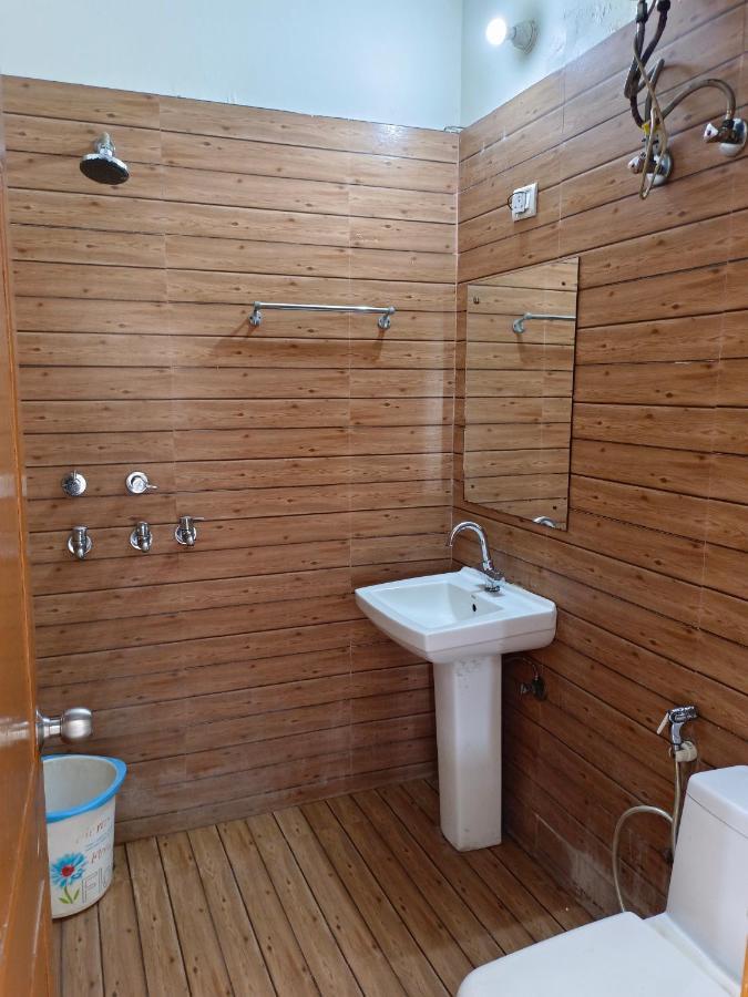 Viraj Guest House 노이다 외부 사진