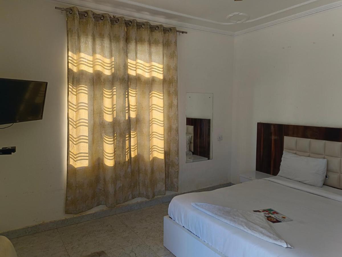 Viraj Guest House 노이다 외부 사진