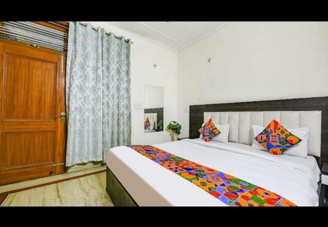 Viraj Guest House 노이다 외부 사진