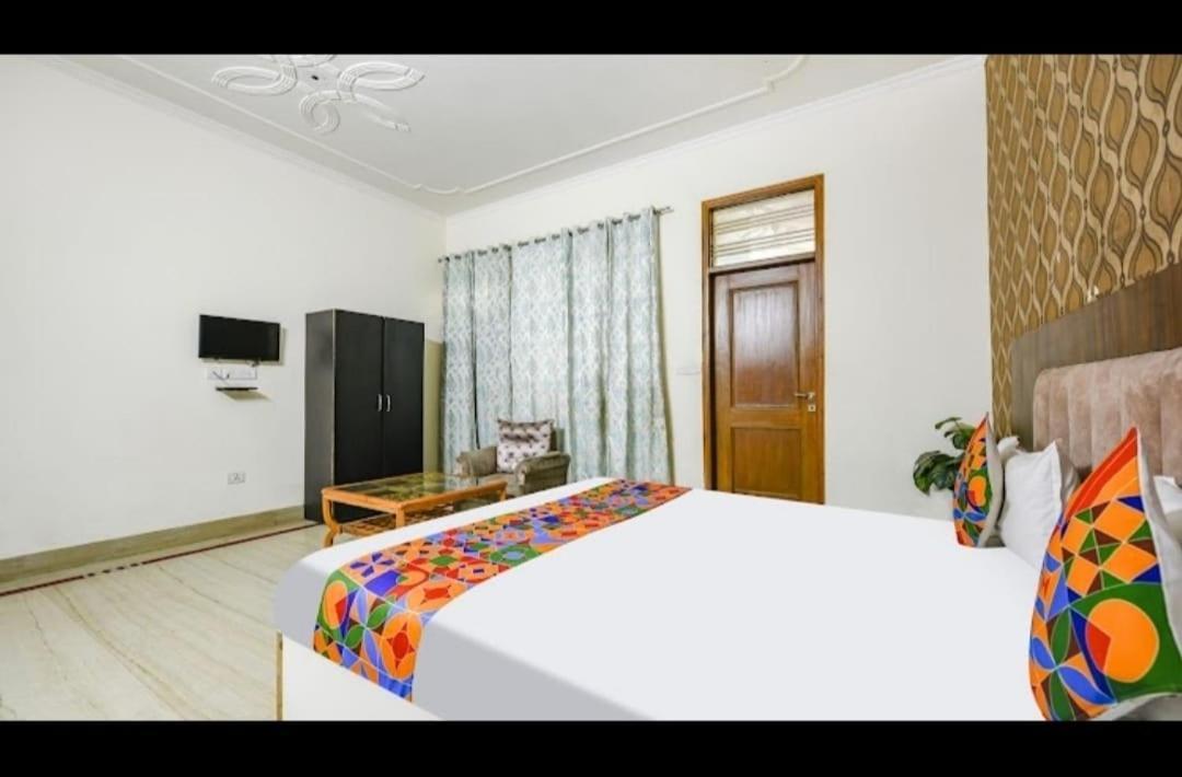 Viraj Guest House 노이다 외부 사진